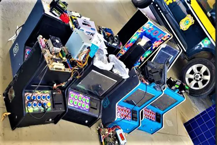 PRF apreende oito máquinas caça-níqueis em Vitória da Conquista