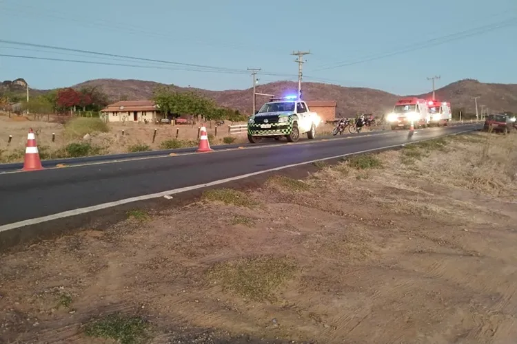 Veículos envolvidos em colisão desaparecem da cena do acidente em Guanambi