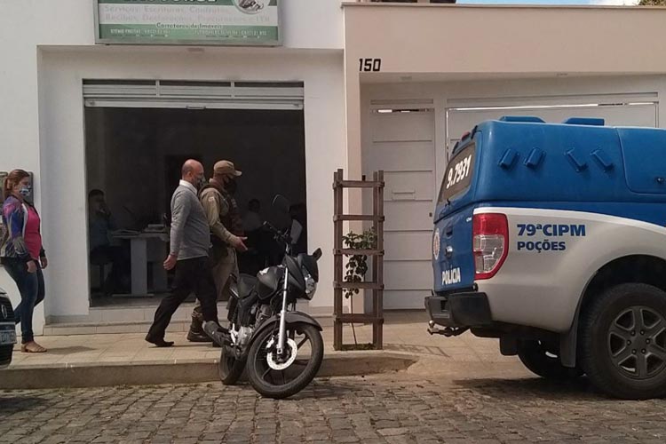 Poções: Falso advogado é preso em flagrante ao fazer atendimento jurídico