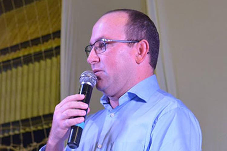 Presidente Jânio Quadros: Prefeito Léo Gambá é multado em R$ 4,2 mil