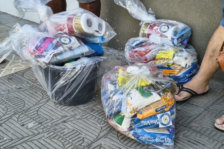 Brumado faz distribuição de kits humanitários às famílias afetadas pelas chuvas