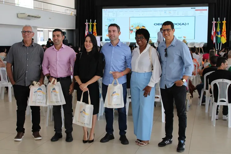 Brumado recepciona secretários municipais para debater o gerenciamento da educação