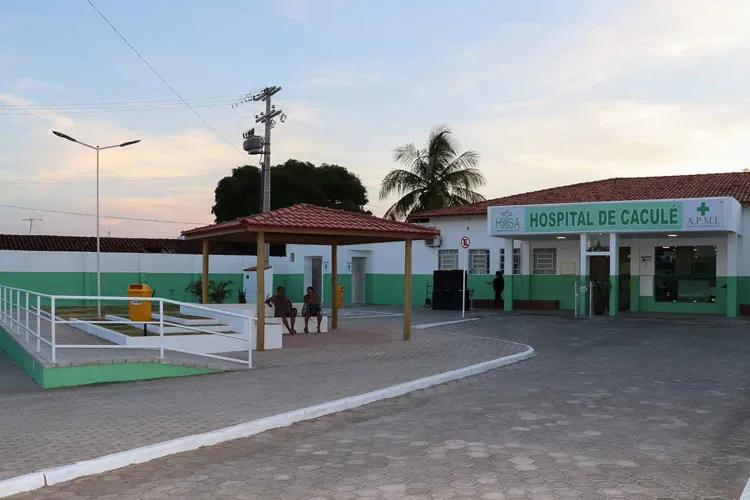 Homem é esfaqueado, volta armado com facão e fere rival na orelha em Caculé