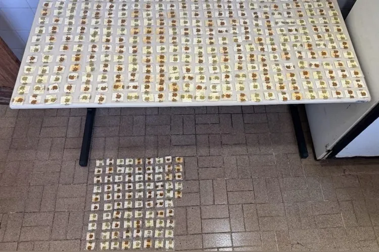 Homem é preso com mais de 430 porções de cocaína em Tremedal