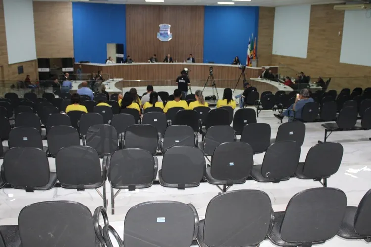 Com 19 indicações, Câmara de Brumado vota reformas de praças e pavimentação de bairros