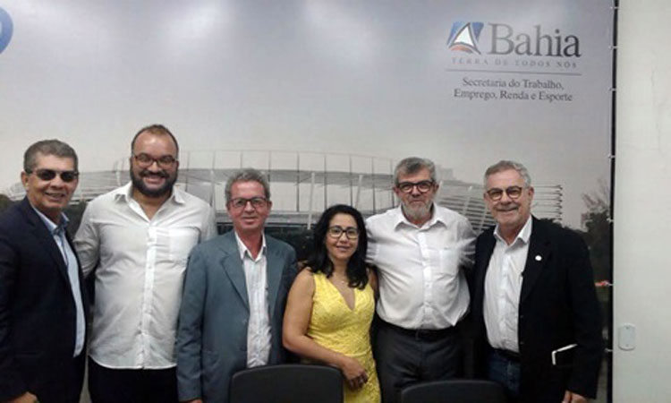 Waldenor Pereira busca oferta de água, luz, apoio ao esporte e agricultura em Palmas de Monte Alto