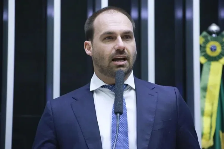 Eduardo Bolsonaro é indicado como líder da minoria na Câmara