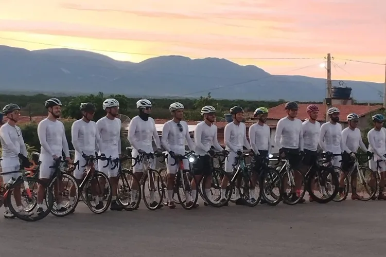 Ciclistas brumadenses participam de treino de resistência