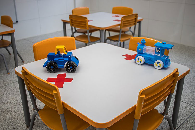 Escolas iniciam preparativos para retorno às aulas presenciais em Salvador