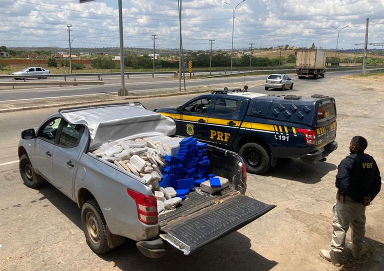 Homem é preso e mais de meia tonelada de cocaína é apreendida em Feira de Santana