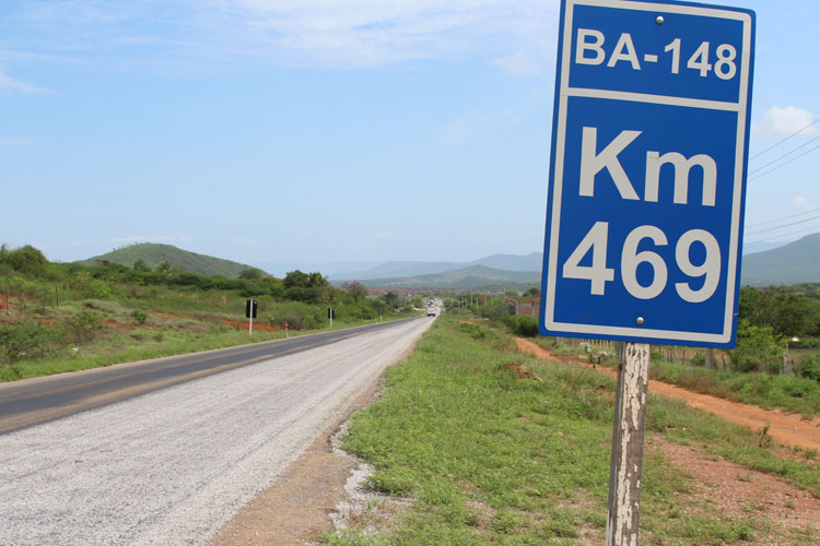 Construtora alerta usuários para risco de acidente com as obras na BA-148 entre Brumado e Livramento