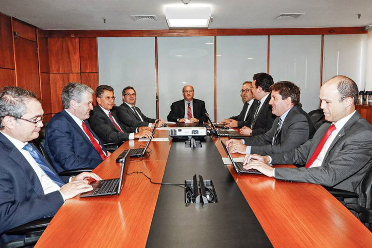 Queda dos juros ajuda, mas retomada depende de reformas