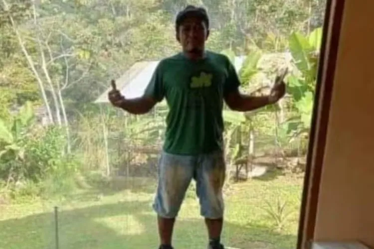 Paciente morre após cair de maca em frente a hospital em Uruçuca