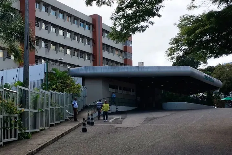 Adolescente de 17 anos é baleada no rosto em Salvador