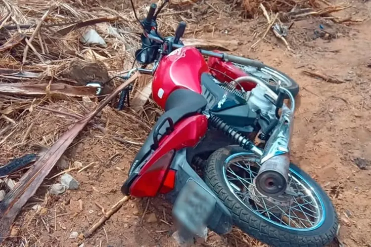 46ª CIPM recupera moto roubada abandonada em Livramento de Nossa Senhora