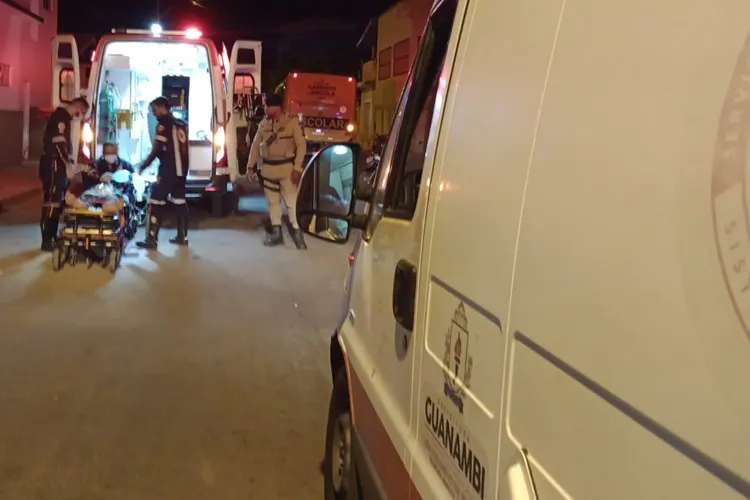 Motociclista atropela pedestre, é entubado e levado para o Hospital Geral de Guanambi