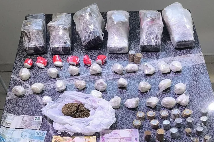 38ª CIPM apreende quase 7 kg de drogas dentro de mochila em Bom Jesus da Lapa