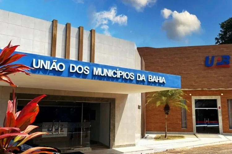 Prefeitos da UPB propõem teto de R$ 700 mil para contratar artistas bo São João