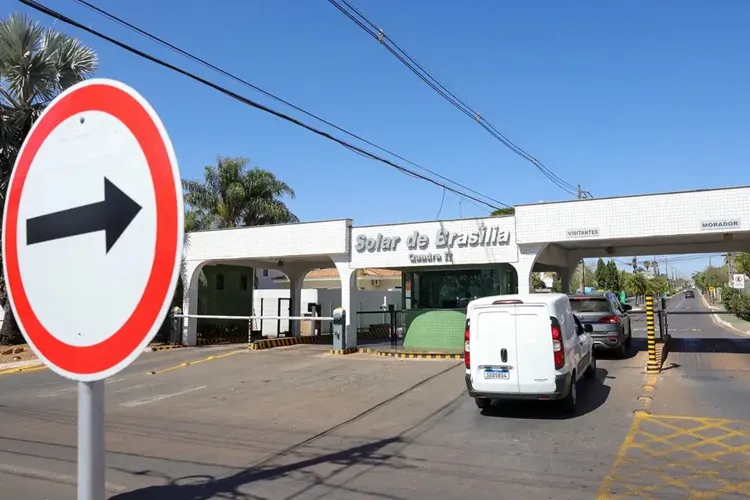 Alexandre de Moraes proíbe drones perto da casa onde Jair Bolsonaro cumpre prisão