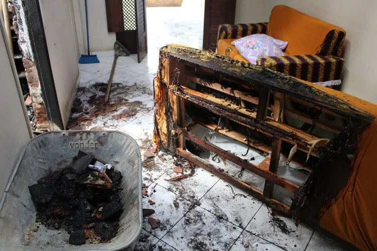 Brumado: 'A intenção dele era me matar', diz GCM após ex-cunhado incendiar a casa de sua mãe