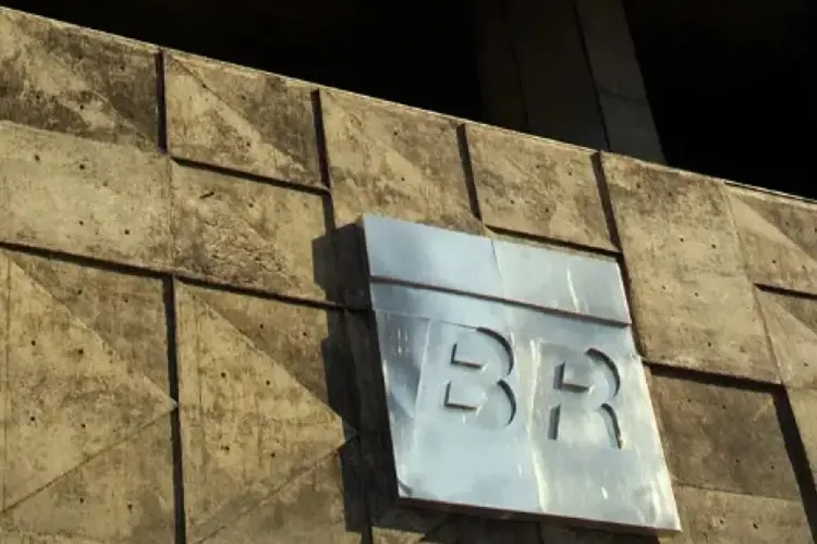 Petrobras aumenta preço do diesel nas refinarias em R$ 0,38 por litro