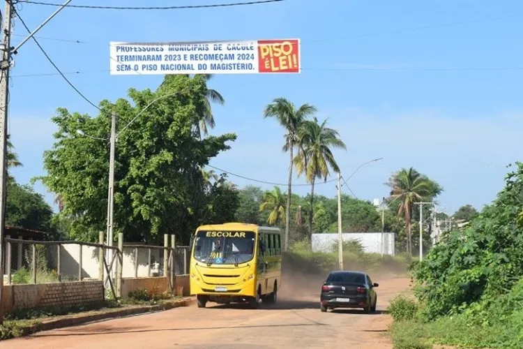 Caculé: Ano letivo inicia com reivindicação de pagamento do piso nacional do magistério