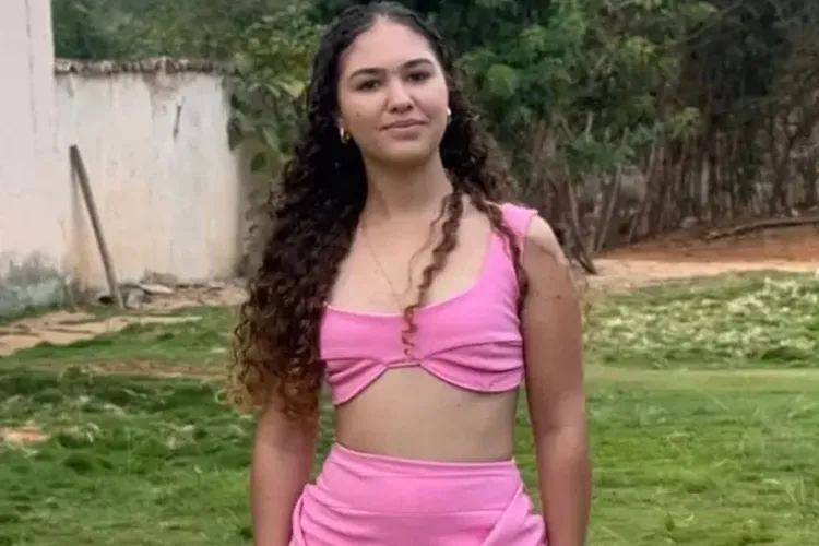 Ituaçu: Jovem de 19 anos morre após perder o controle de moto e colidir contra poste na BA-142