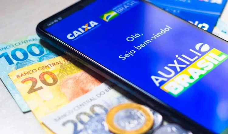 Governo Federal quer elevar Auxílio Brasil para R$ 600 e dobrar vale-gás