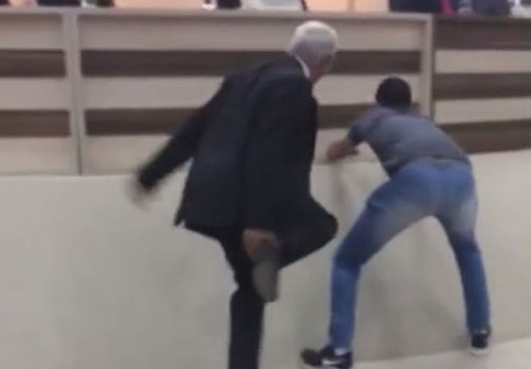 Sessão é interrompida após rato invadir plenário da Câmara de Vereadores de Barreiras