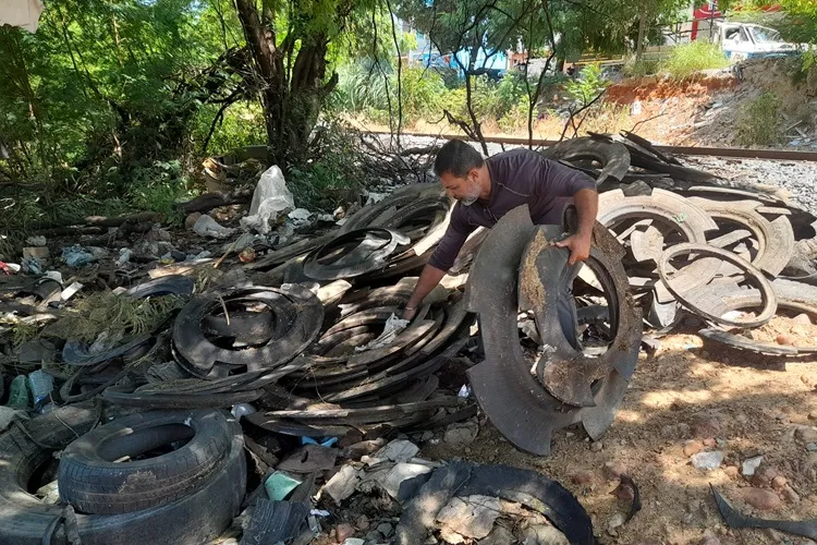 Mutirão popular retira pneus apontados como berçário do mosquito da dengue em Brumado