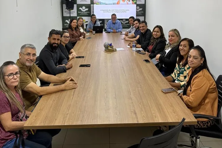 Secretários da Bacia do Paramirim debatem cursos a serem ofertados pelo Ifba em Macaúbas