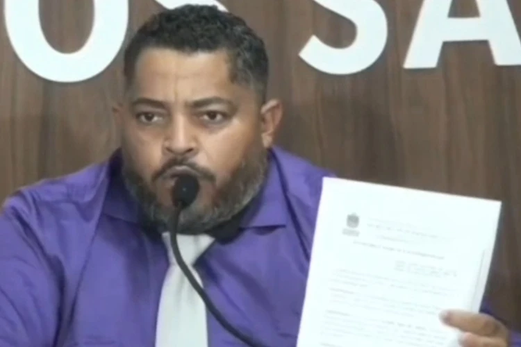 Vereador denuncia privilégios a servidor preso acusado de pedofilia em Ituaçu