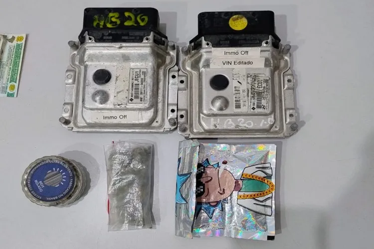 Brumado: 2ª CIPRv apreende drogas e cumpre mandado de prisão na BA-262