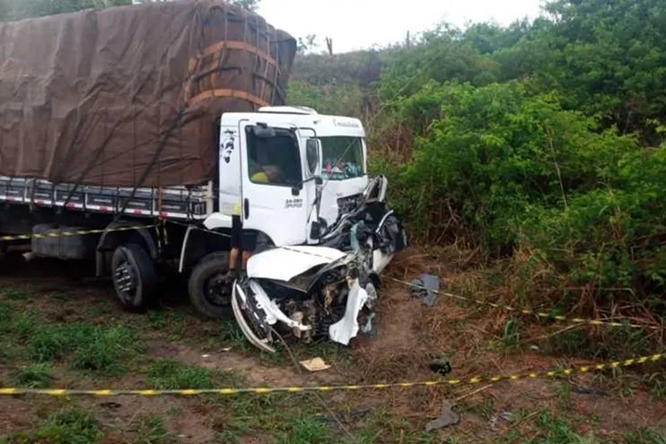 Agente de trânsito de Brumado e filho PM morrem em acidente na BR-116
