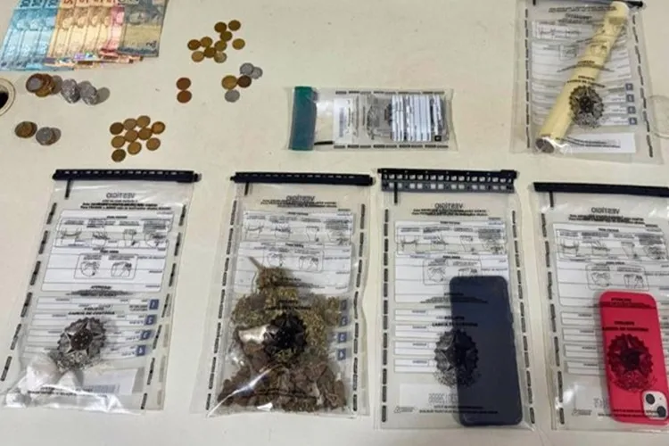 Jovem tenta fugir em área de mata, mas é preso com drogas em Riacho de Santana