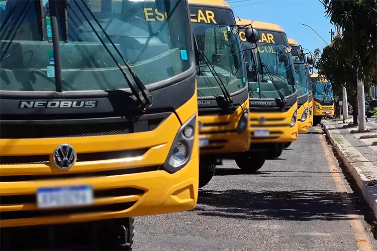 MP recomenda que Urandi proíba transporte de botijões de gás e leite em ônibus escolares