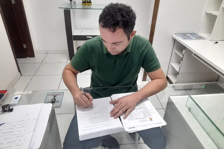 Brumado: Prefeito anuncia pavimentação em ruas no Bairro Olhos D'água