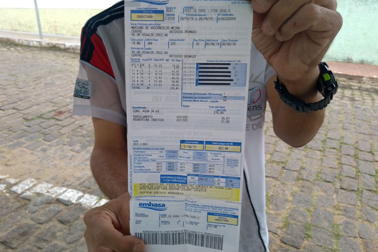 Brumado: Morador da Rua Osvaldo Cruz reclama dos altos valores da conta de água cobrados pela Embasa