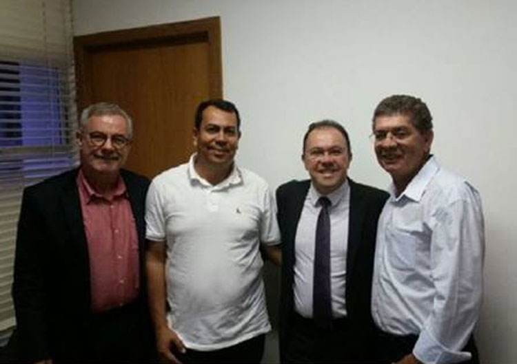 Waldenor Pereira visita secretarias estaduais em busca de benefícios para Candiba