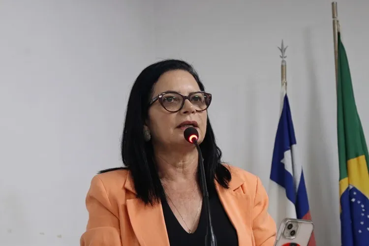 VÍDEO: 'Não sou palhaça', vereadora cobra resposta sobre eleição na Câmara de Matina