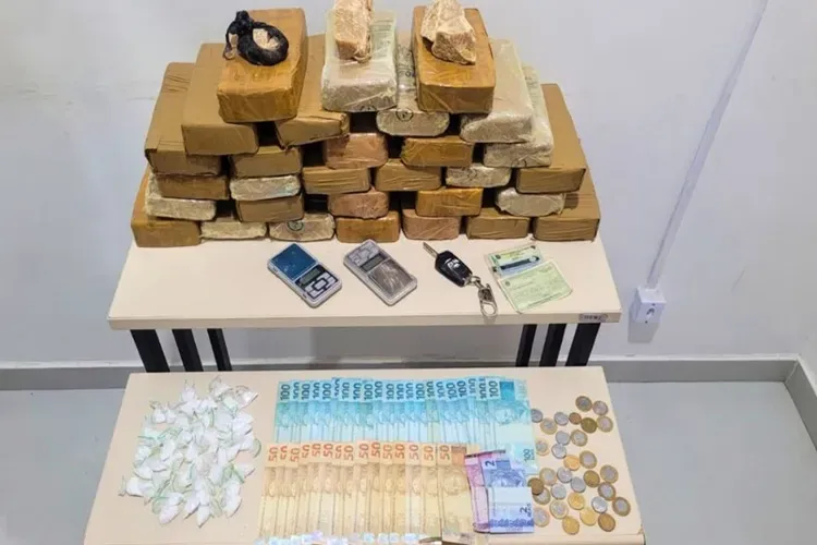 Com apreensão de 30 kg de crack, Rondesp desarticula central de delivery do tráfico em Vitória da Conquista 