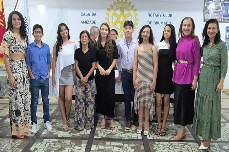 Rotarianos são homenageados pela Escola de Música de Brumado