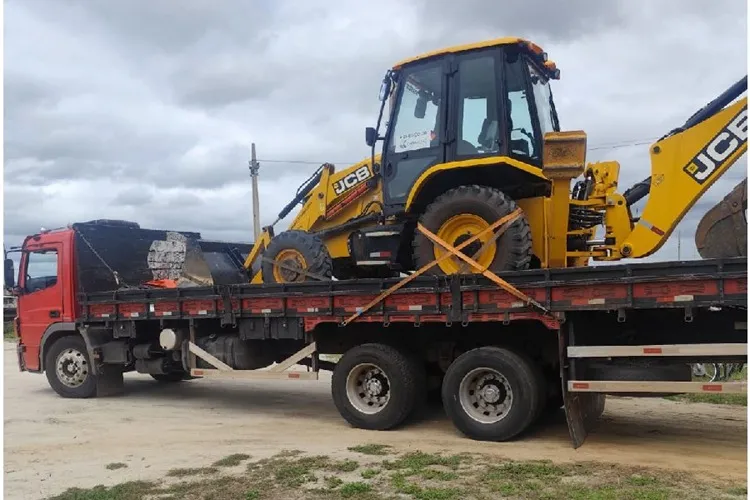 Caminhão em situação irregular é recuperado durante fiscalização em Brumado