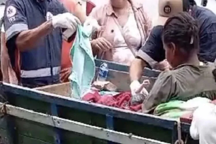 Mulher dá a luz em cima de carroça em Vitória da Conquista