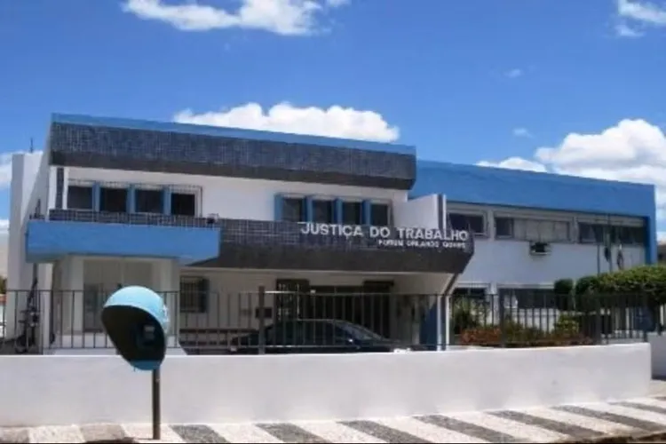 Advogado é multado por chamar juiz de 'covarde' em Juazeiro