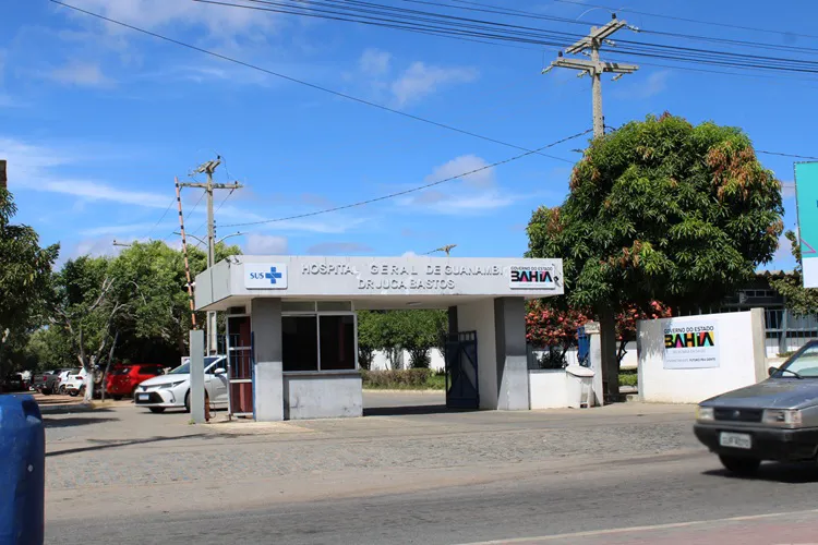 Homem tenta vandalizar praça pública, sofre descarga elétrica e acaba internado em Guanambi