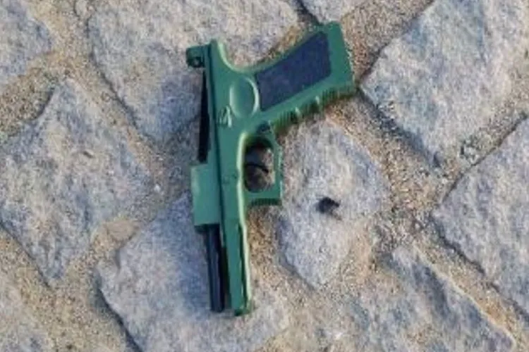 Briga por relacionamento termina com apreensão de simulacro de arma em Guanambi
