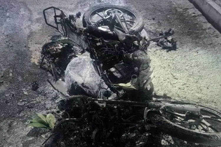 Homem tem moto incendiada após negar R$ 5 a suspeito em Urandi