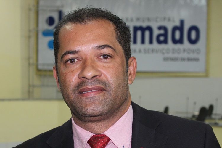 Brumado: José Ribeiro diz que projetos para aumento dos impostos é presente de Natal do prefeito