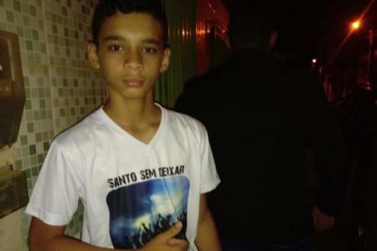 Adolescente é arremessado de carroceria de veículo e morre em acidente na BR-430 em Caetité